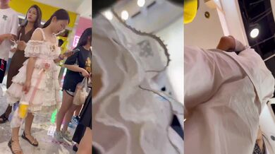 商城偷窥漂亮小少妇 眼镜大姐还挺时髦 吊带裙 关键还穿着透明蕾丝内内 逼毛清晰可见